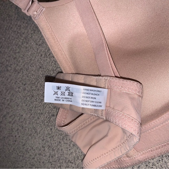 NWOT Deep Plunge, Cleavage Enhancing, Low Cut, Wireless Push Up Padded Bra - Picture 11 of 15